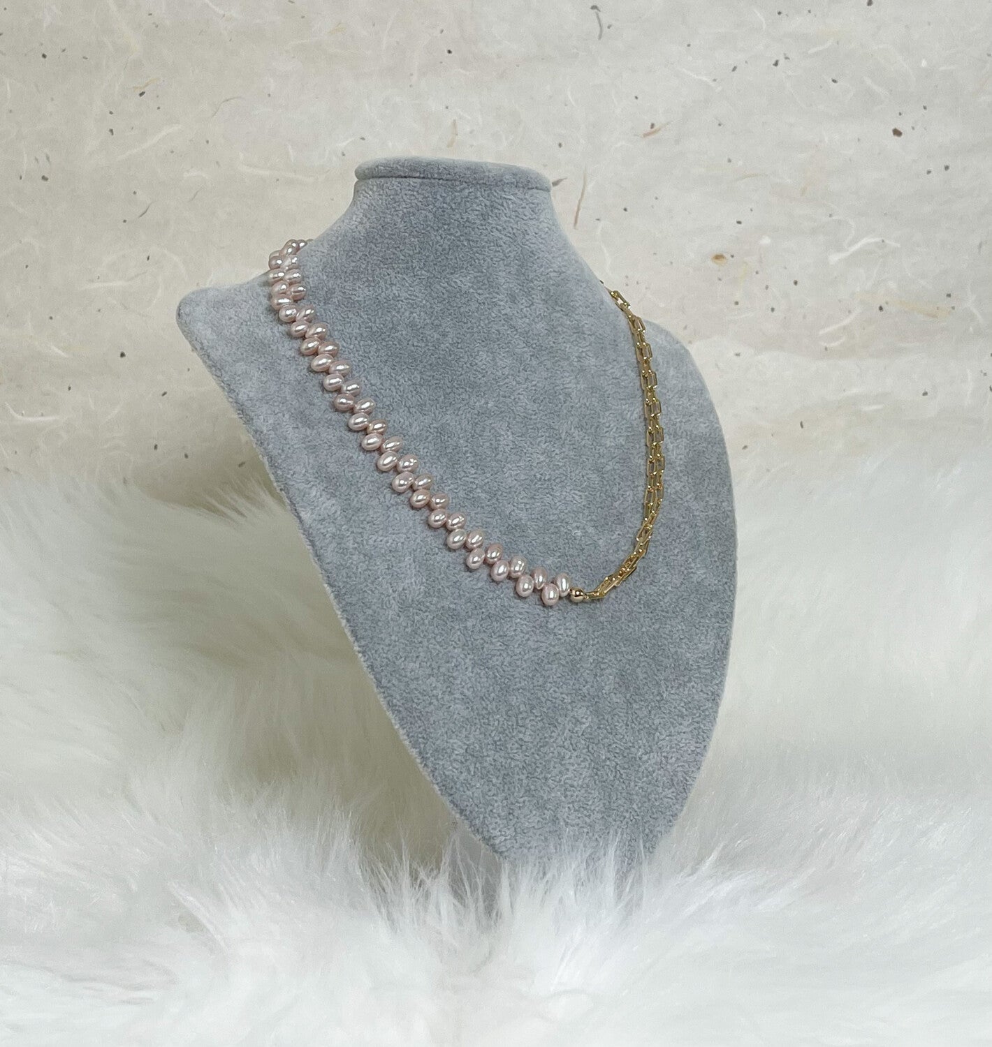 Minnie Rose Pearls Necklace