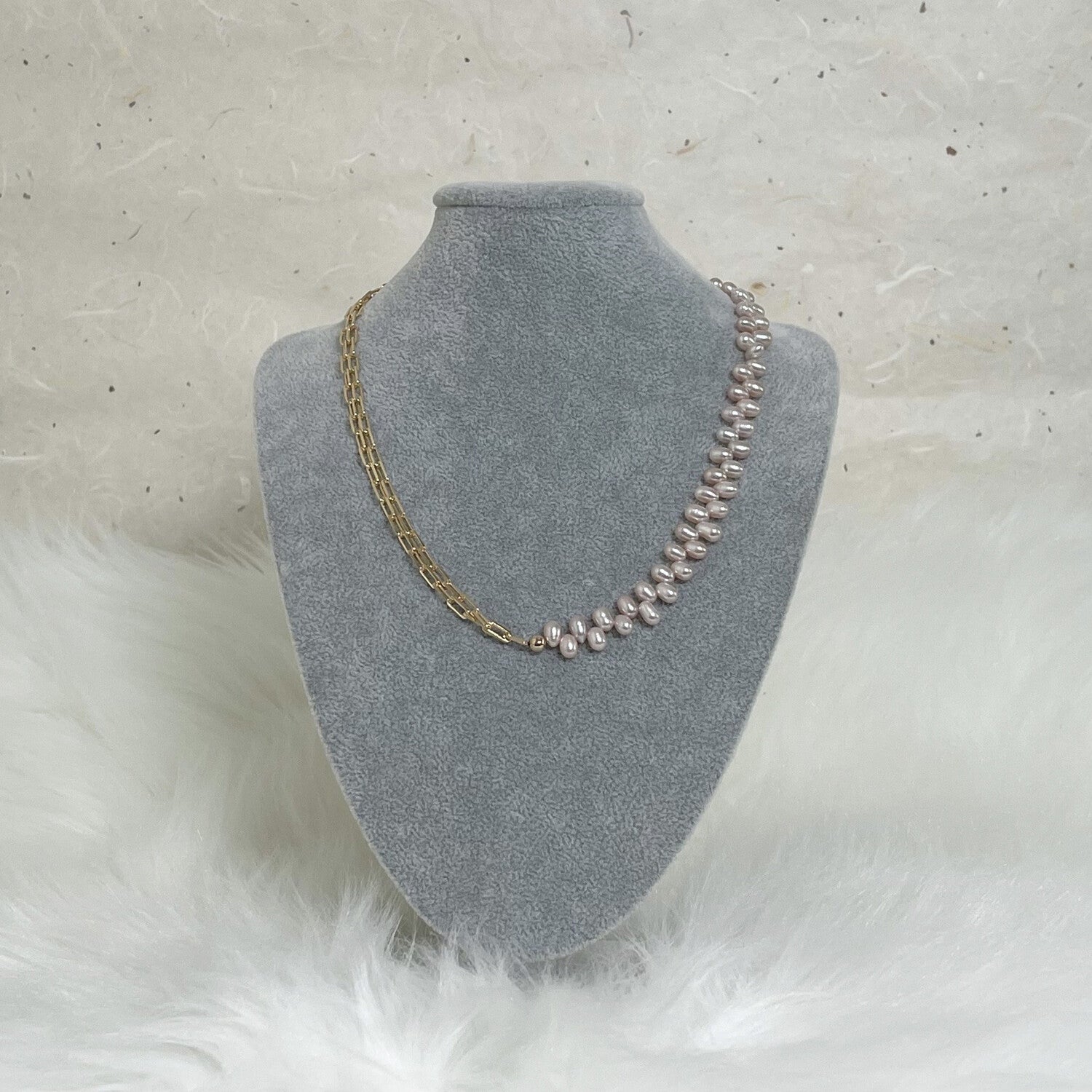 Minnie Rose Pearls Necklace
