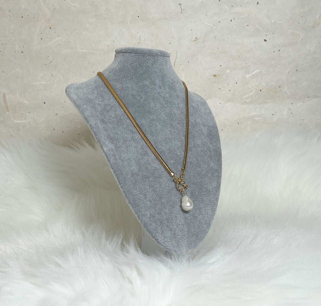 Olya Pearl Gold Necklace