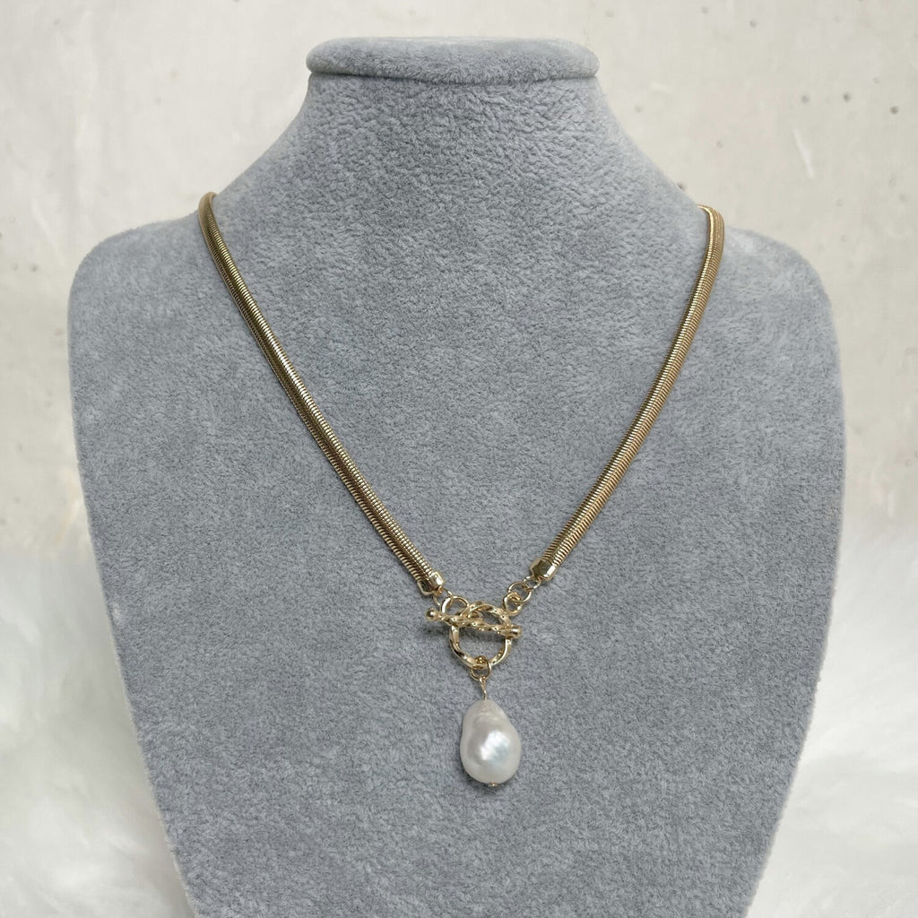 Olya Pearl Gold Necklace