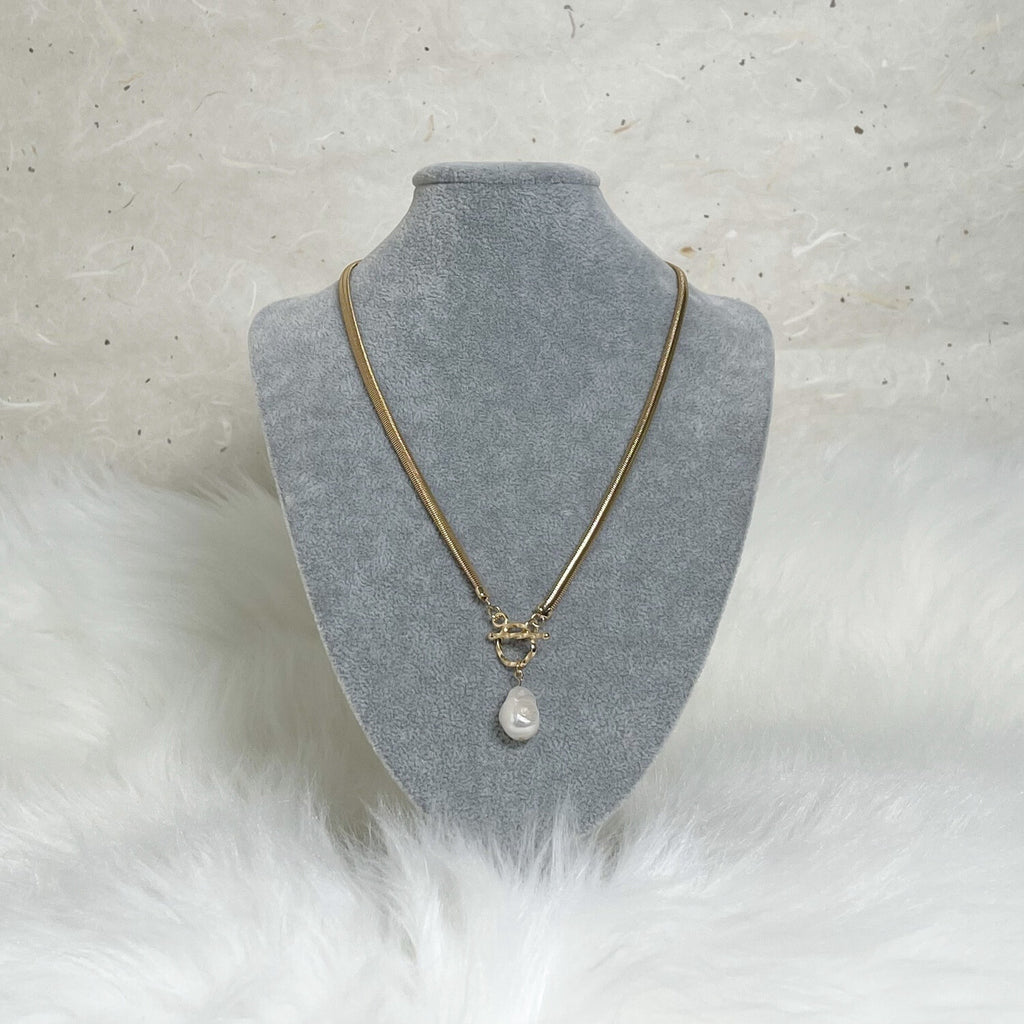 Olya Pearl Gold Necklace