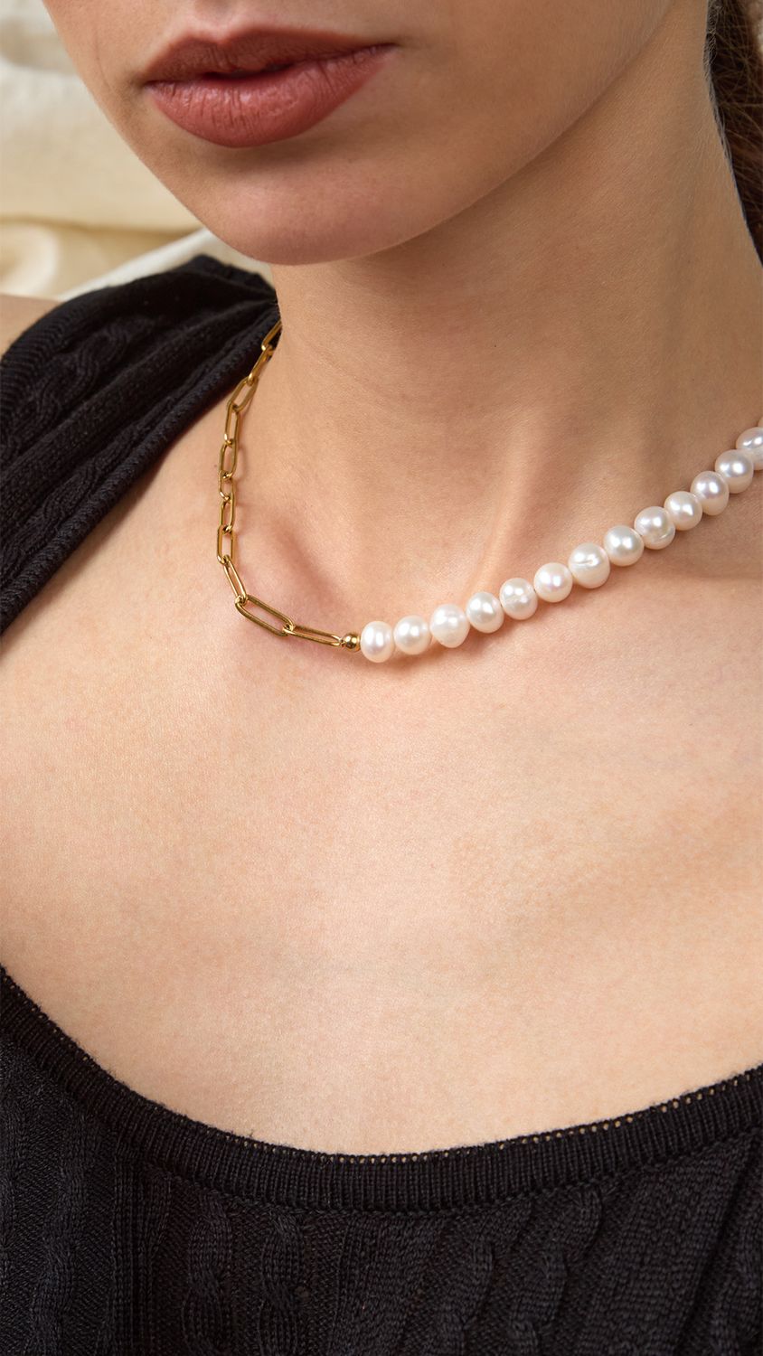 Alexia gold pearls Necklace