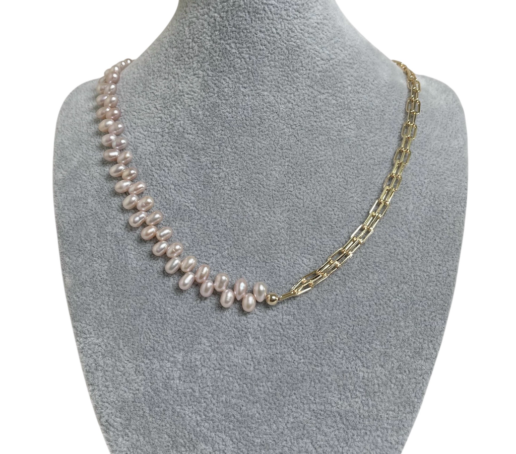Minnie Rose Pearls Necklace